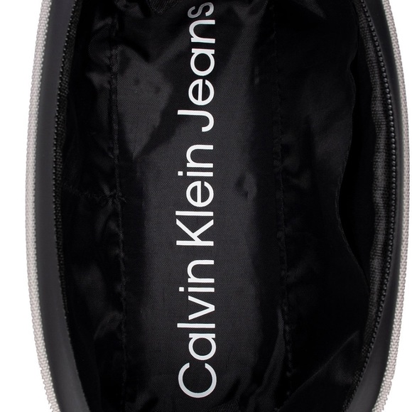 NWT🔥 Calvin Klein Black Compact Shave Kit!Store your shaving essentials. - Picture 2 of 2
